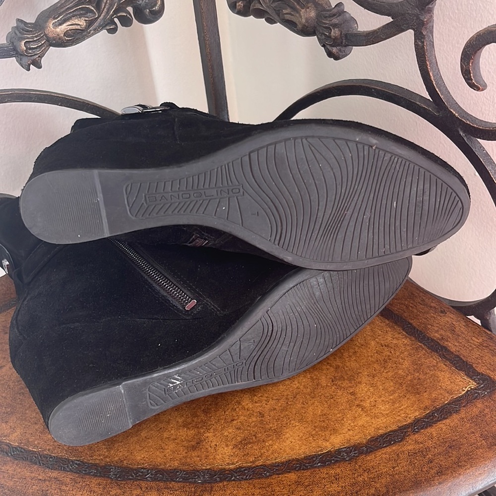 Bandolino Black suede wedge booties with zippers and buckle detail size 7M - Picture 4 of 6